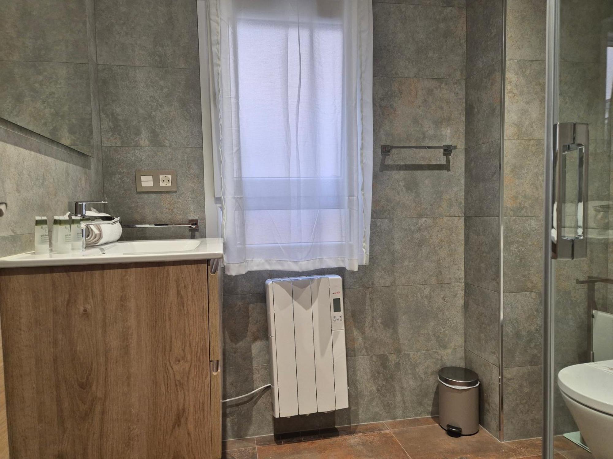 1a142 Moderno De 3 Apartment