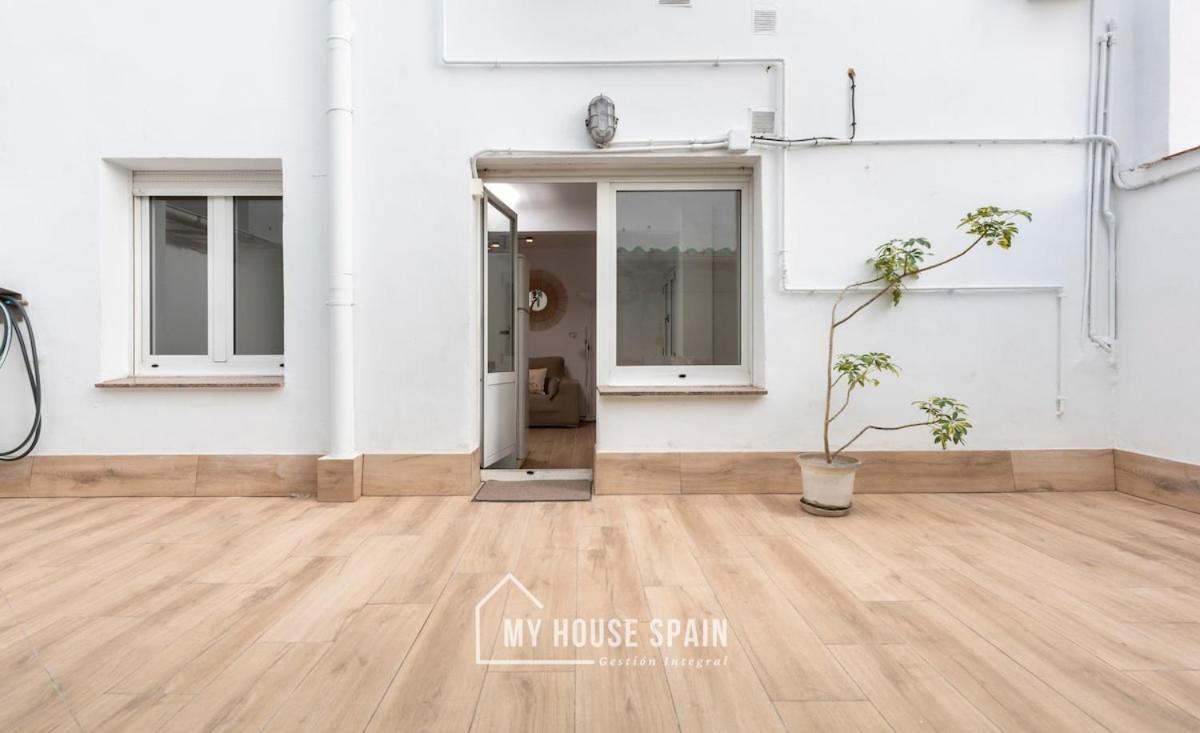 Apartment Myhousespain - Piso Reformado Con Patio Privado