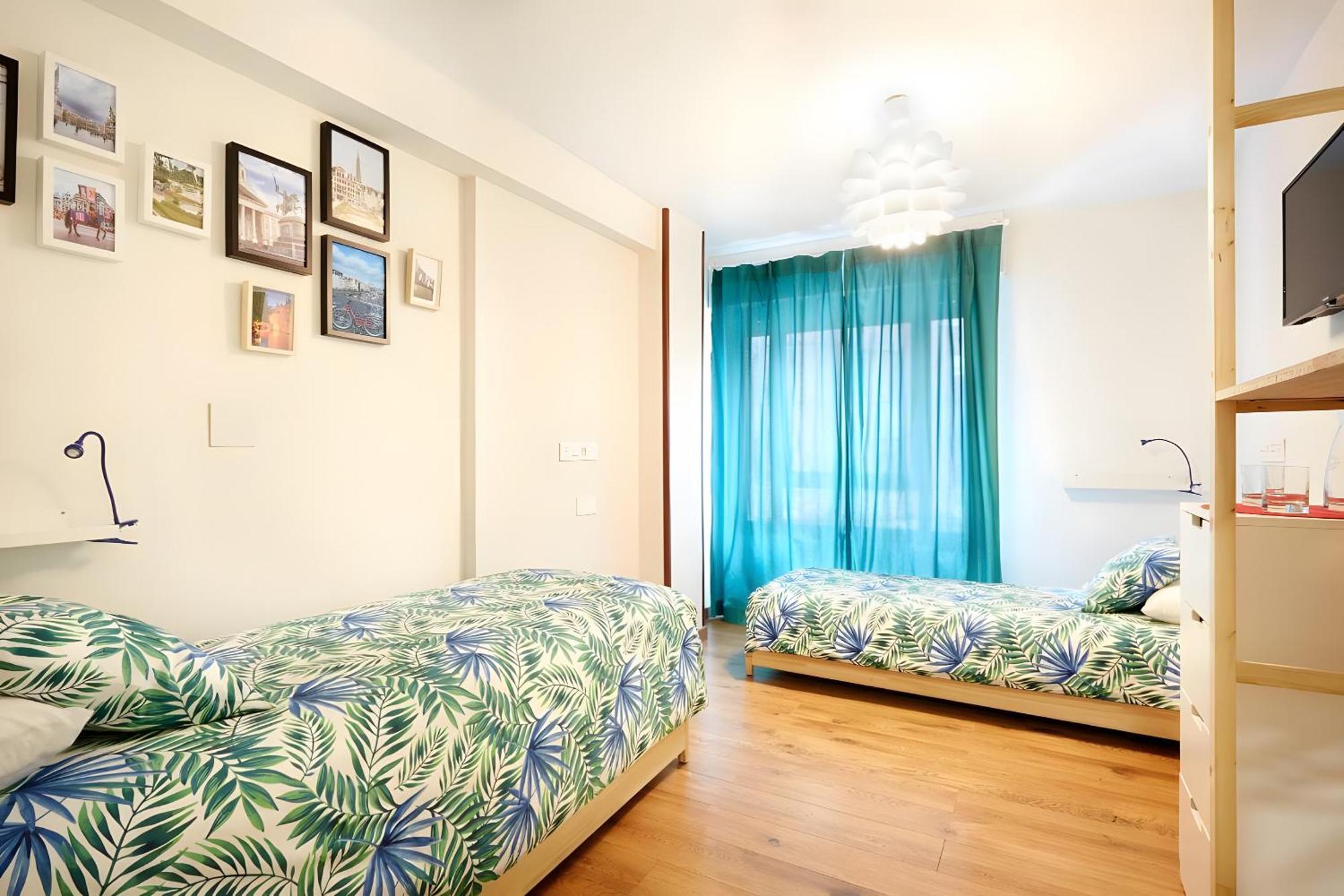 Bed & Breakfast Life Magenta *
