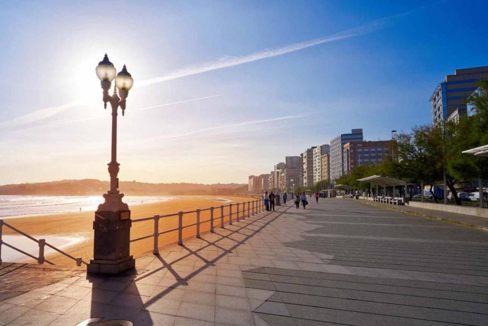 - Avda La Costa Gijon