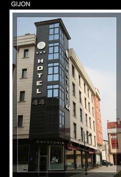 44 Hotel 3*