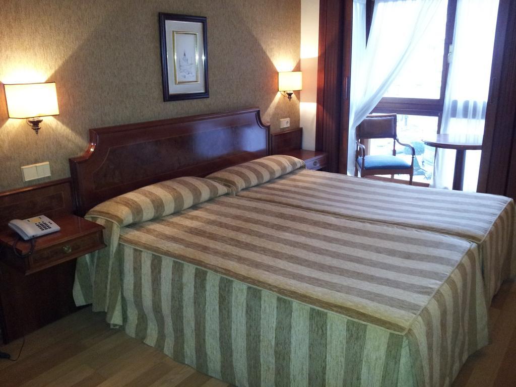 Hotel Centro Begona 3*
