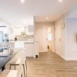 Chalet En La Cuidad- Con Jardin Y Barbacoa