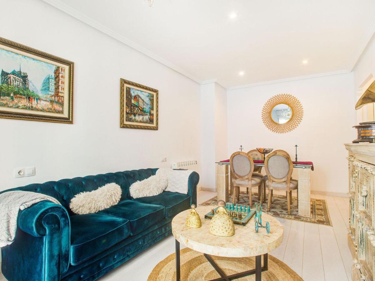Belvilla By Oyo Apartamento En Cimadevilla