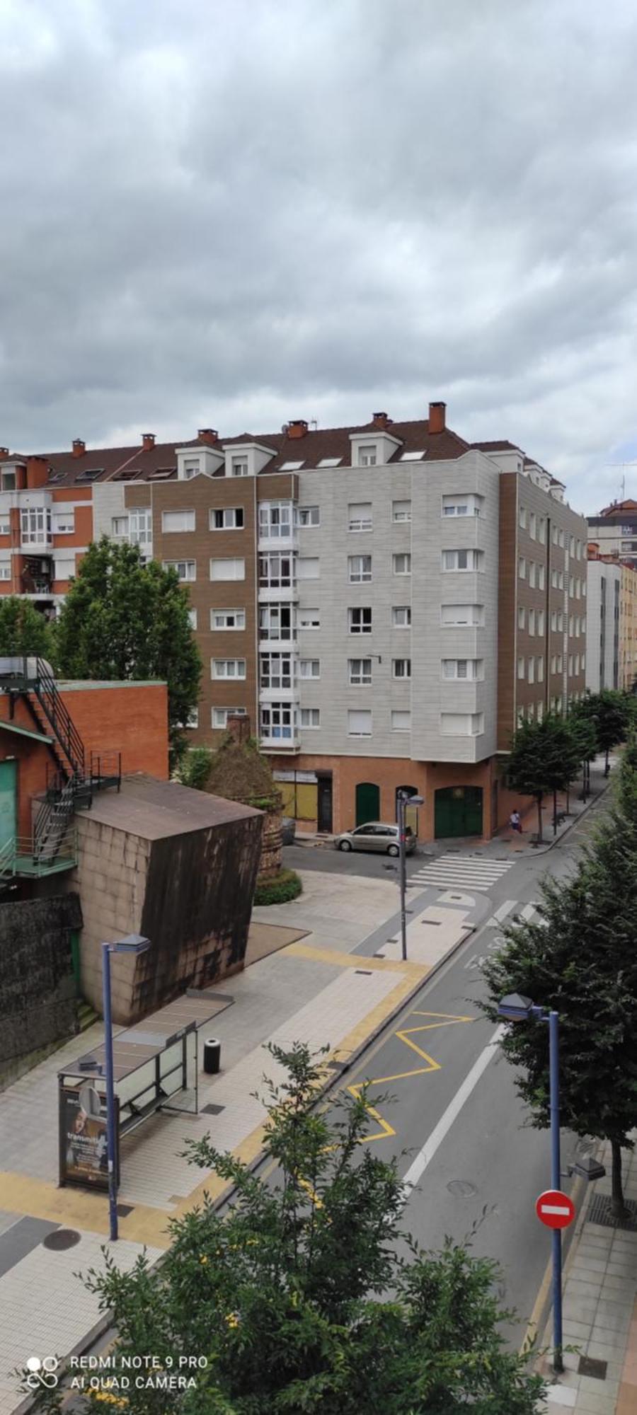 Plaza Fernando Vi Cerca Playa Arbeyal Apartamento Gijón