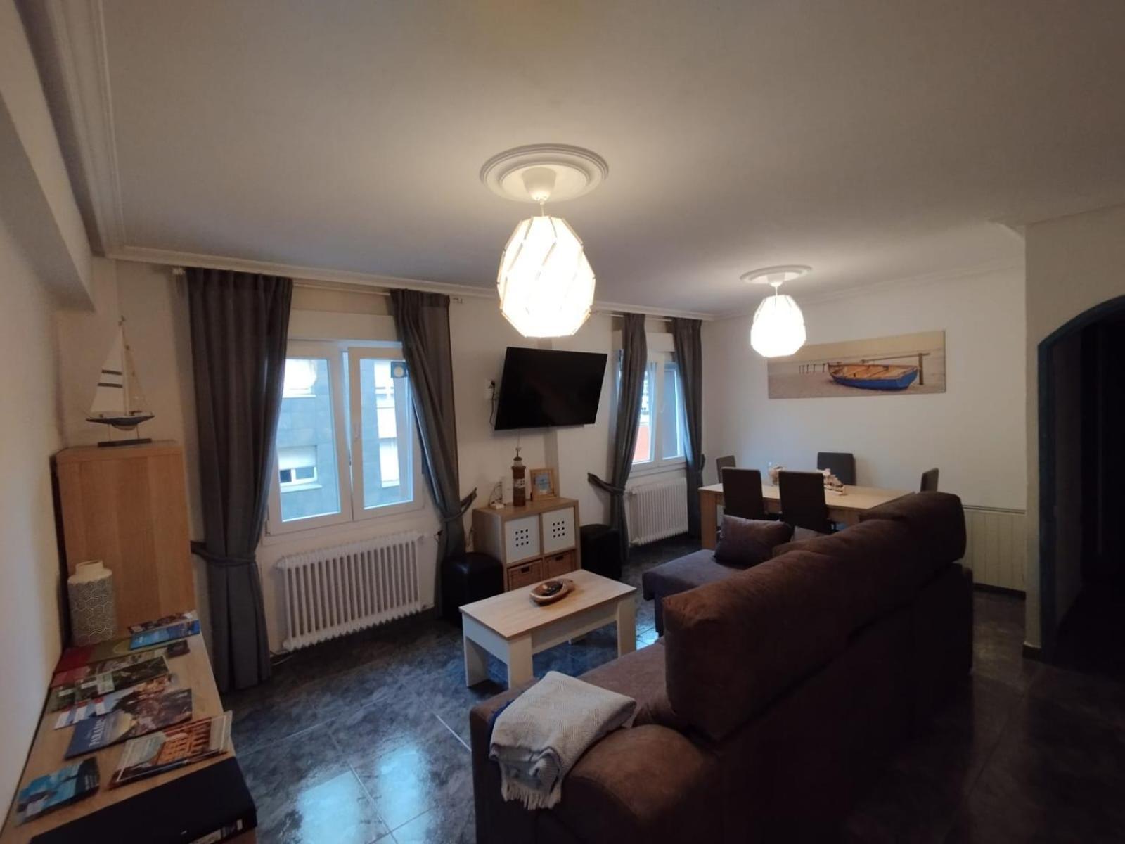 Plaza Fernando Vi Cerca Playa Arbeyal Apartamento Gijón